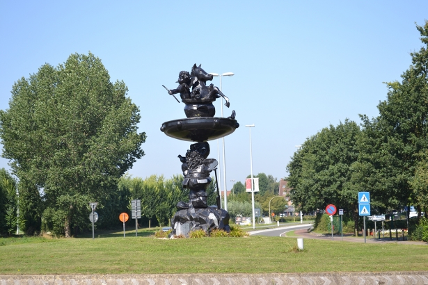 Monument r35 (rondpunt)