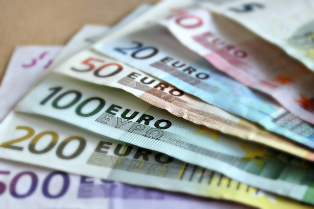 foto van verschillende euro bankbiljetten